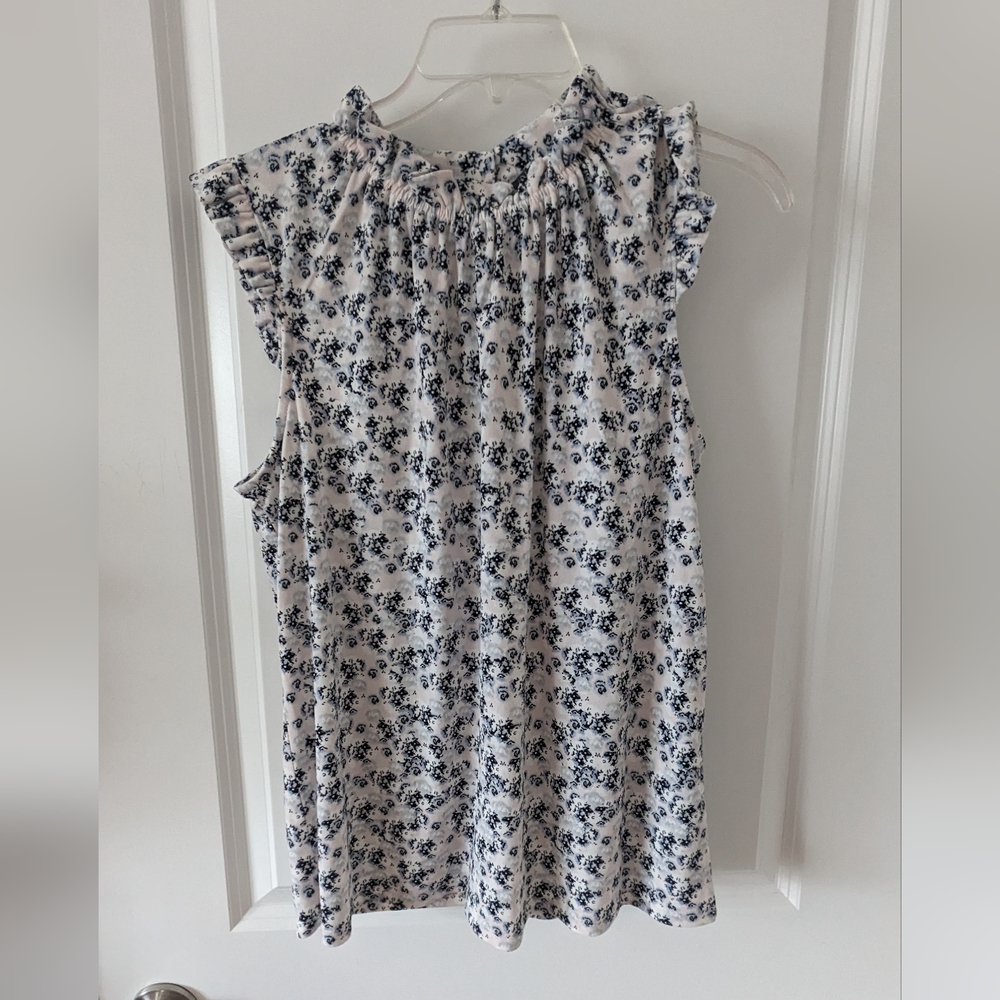 💠Ditsy Floral Mock Neck Blouse